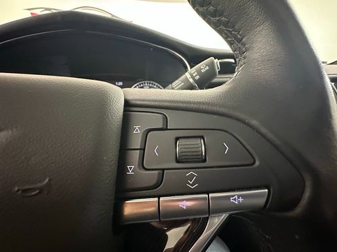 Used 2023 Cadillac XT6 Premium Luxury image 30