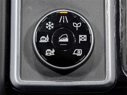 Used 2022 Nissan Pathfinder SV image 25