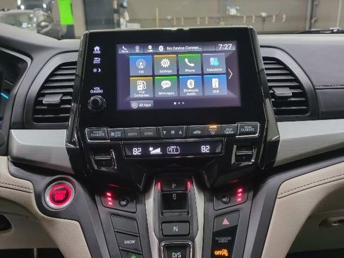 Used 2018 Honda Odyssey EX image 11