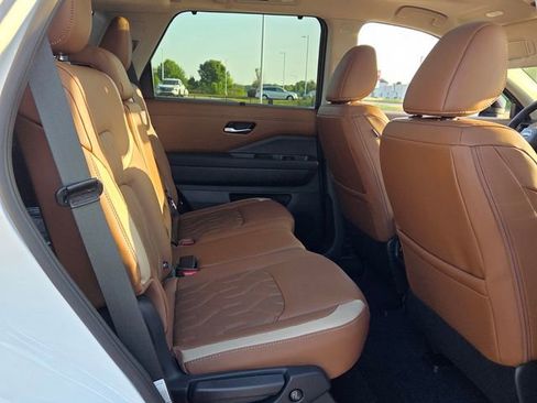 New 2026 Nissan Pathfinder Platinum w/ Cargo Package FWD image 17