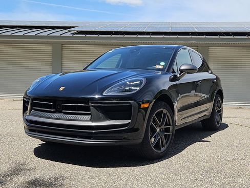 Certified 2025 Porsche Macan Turbo AWD/4WD image 1