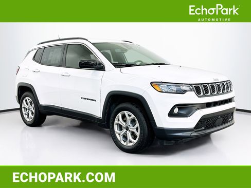 Used 2025 Jeep Compass Latitude image 1