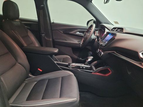 Used 2022 Chevrolet TrailBlazer RS w/ Sun and Liftgate Package FWD image 21