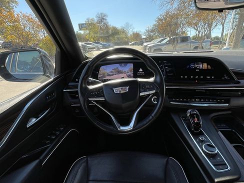 Used 2023 Cadillac Escalade ESV Premium Luxury image 11
