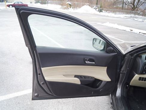 Used 2013 Acura ILX w/ Technology Package image 17