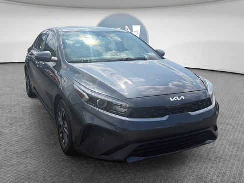 Used 2022 Kia Forte LXS w/ LXS Technology Package FWD image 1