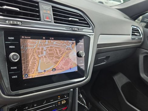 Certified 2022 Volkswagen Tiguan SEL R-Line AWD/4WD image 22
