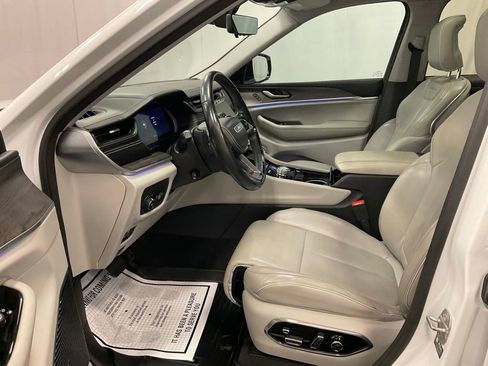 Used 2021 Jeep Grand Cherokee L Overland w/ Advanced Protech Group III AWD/4WD image 13