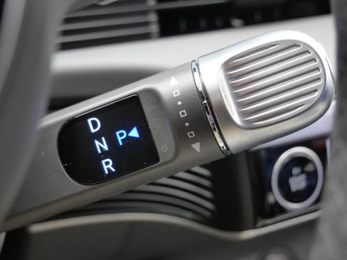 Used 2023 Hyundai Ioniq 5 SEL image 25