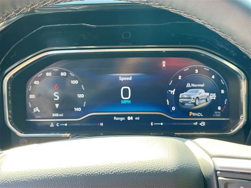 Used 2025 Chevrolet Silverado 1500 LT image 12