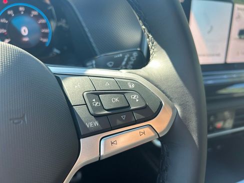 New 2026 Volkswagen Atlas Cross Sport SEL R-Line image 17