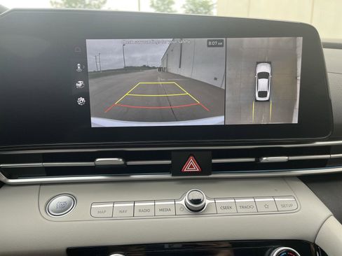 Used 2024 Hyundai Elantra Limited FWD image 23