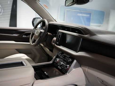 Used 2023 GMC Yukon XL Denali image 26