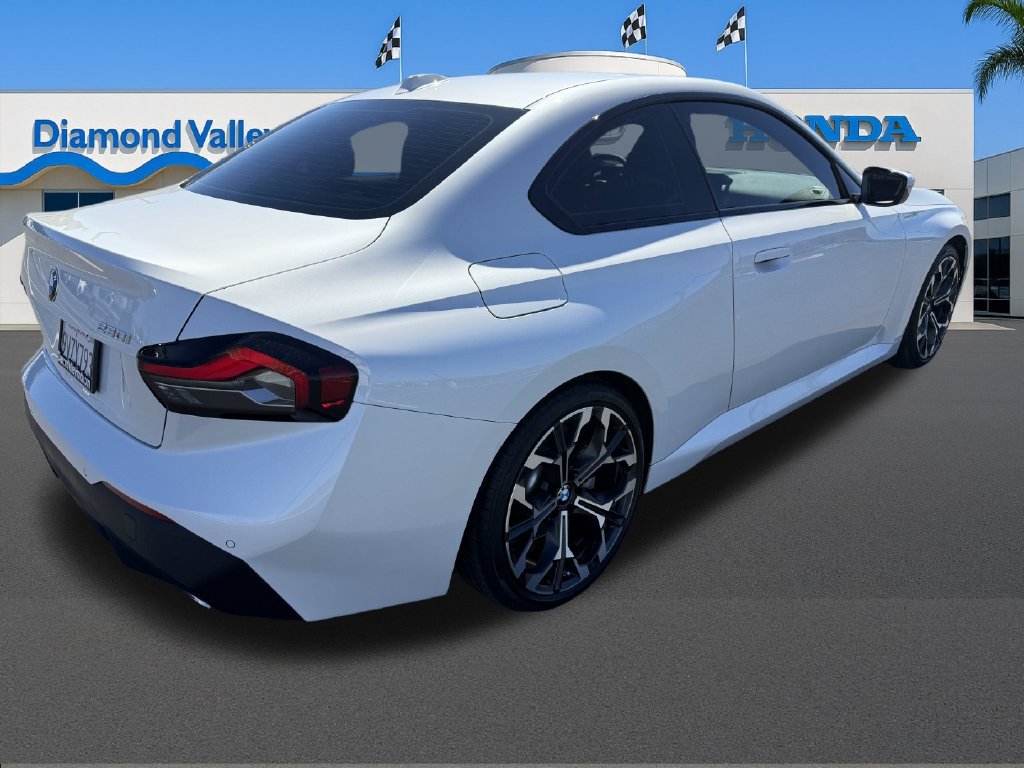 Used 2025 BMW 230i Coupe w/ Convenience Package RWD image 7