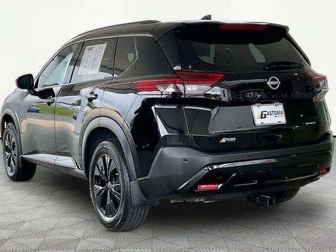 Used 2023 Nissan Rogue SV w/ SV Premium B Package FWD image 4