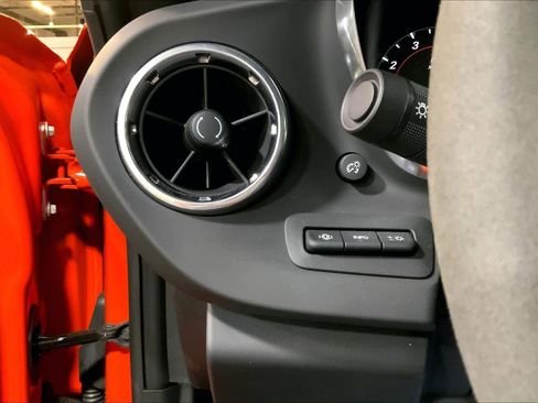 Used 2018 Chevrolet Camaro SS w/ Hot Wheels Edition image 29