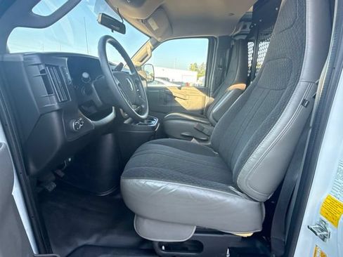 Used 2025 Chevrolet Express 2500 w/ Driver Convenience Package RWD image 13