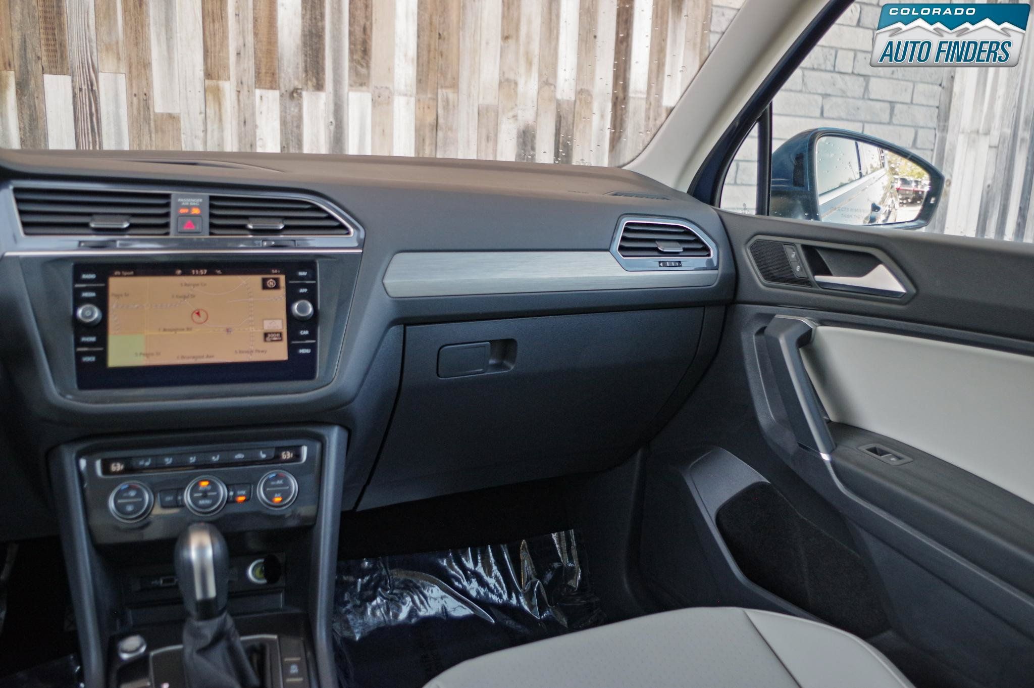 Used 2020 Volkswagen Tiguan SEL AWD/4WD image 18