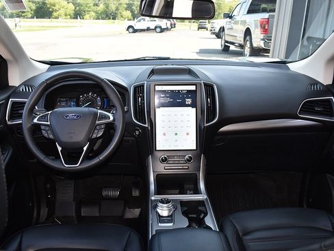 Used 2024 Ford Edge SEL w/ Convenience Package AWD/4WD image 4
