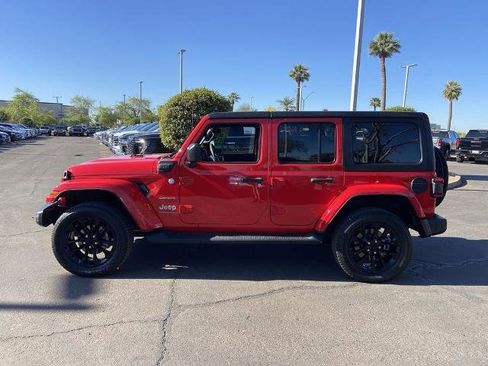 Used 2023 Jeep Wrangler Unlimited Sahara image 4
