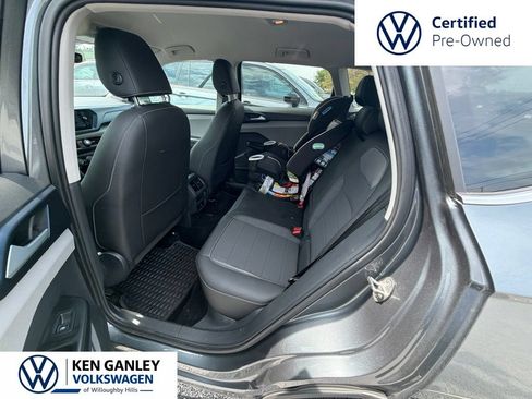Used 2024 Volkswagen Taos SE FWD image 6