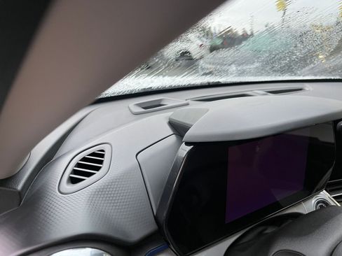 Used 2025 Chevrolet Trax LT image 34