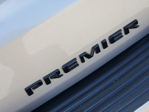 Used 2024 Chevrolet Tahoe Premier w/ Premium Package AWD/4WD image 13