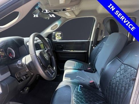 Used 2018 RAM 1500 Express w/ Express Value Package AWD/4WD image 9