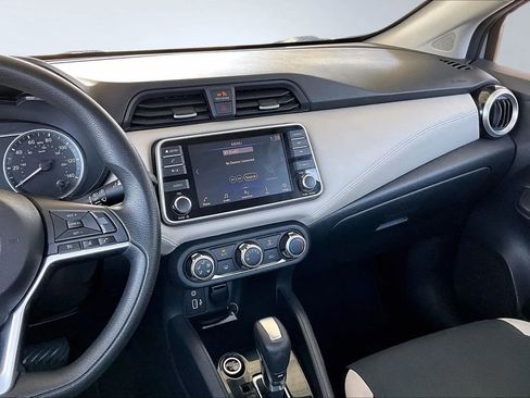 Used 2020 Nissan Versa SV image 9