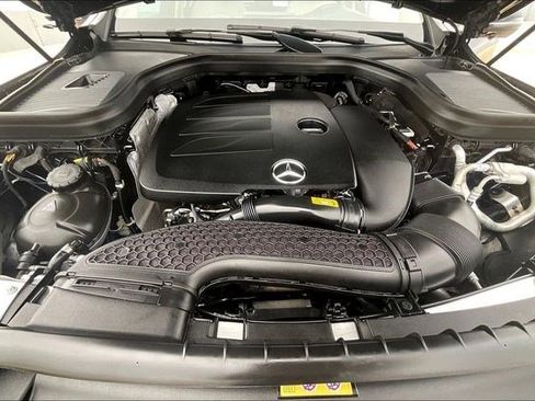 Used 2022 Mercedes-Benz GLC 300 4MATIC image 11