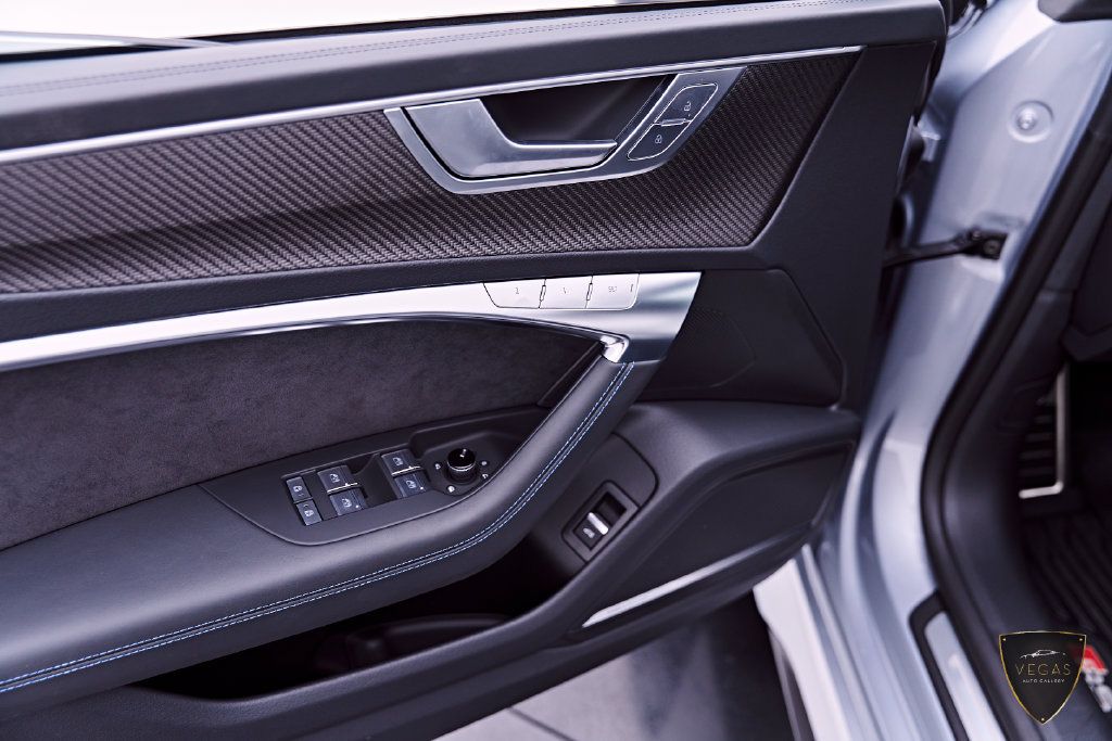 Used 2025 Audi RS 7 Performance AWD/4WD image 45