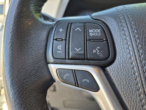 Used 2020 Toyota Sienna XLE w/ XLE Navigation Package image 26