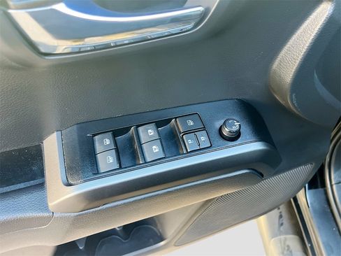 Used 2023 Toyota Tacoma TRD Off-Road image 17