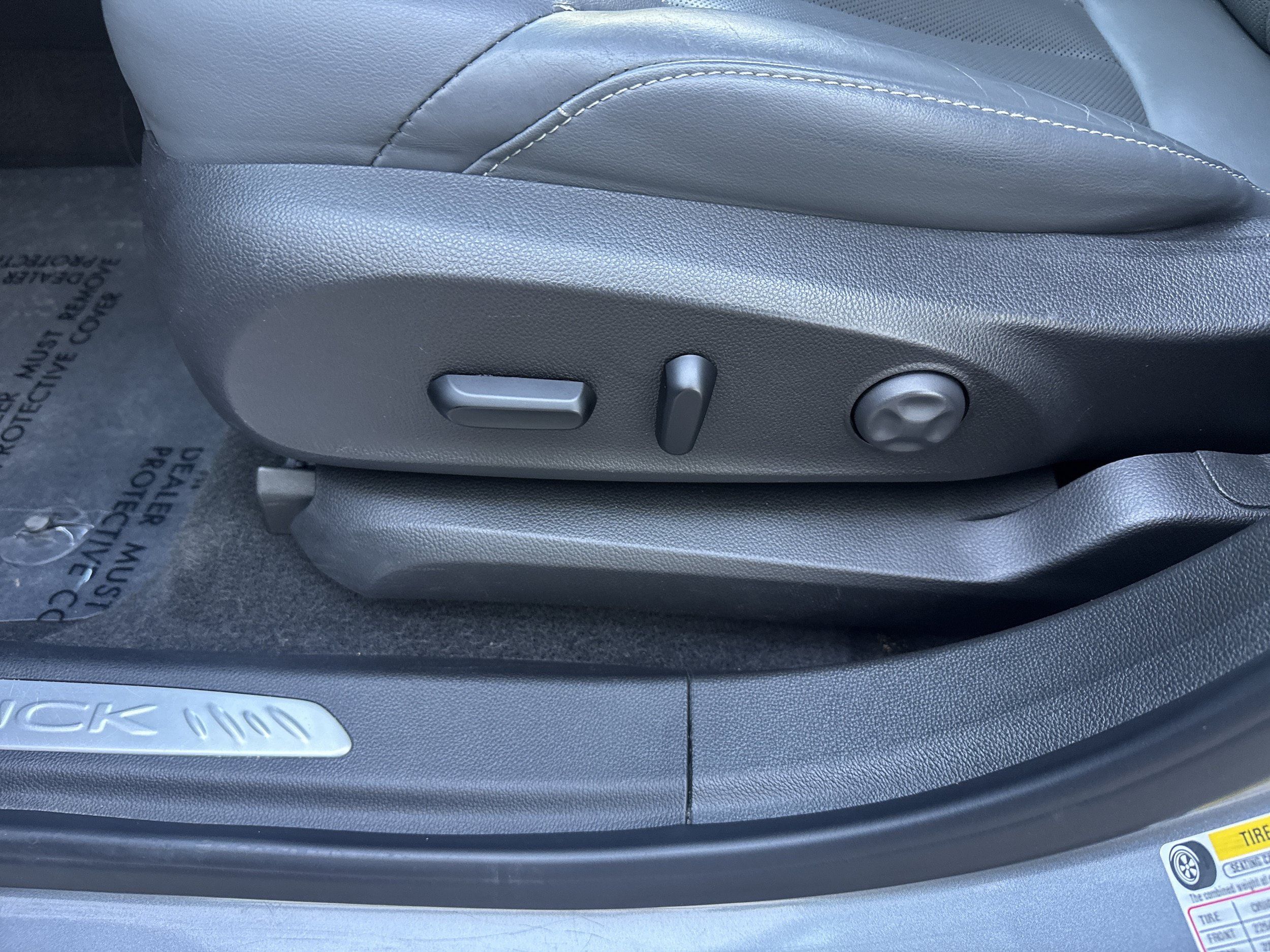 Used 2020 Buick Envision Essence AWD/4WD image 6