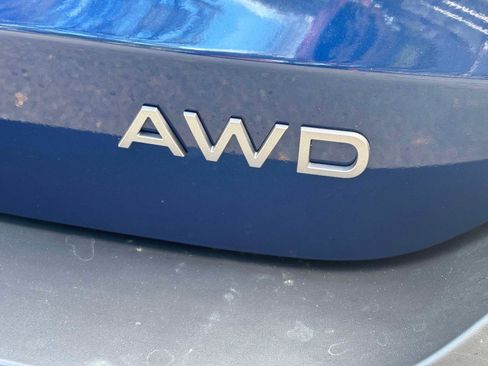 Used 2025 Nissan Kicks SV image 11