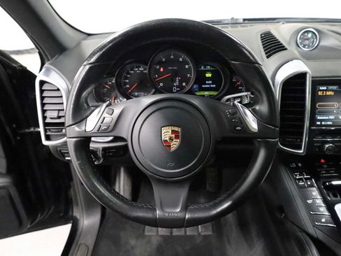 Used 2014 Porsche Cayenne Platinum Edition AWD/4WD image 25