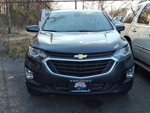 Used 2020 Chevrolet Equinox LT image 2