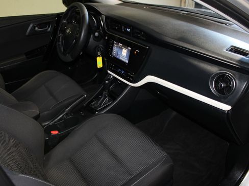 Used 2017 Toyota Corolla iM FWD image 25