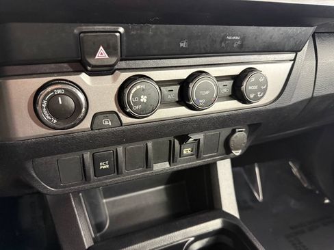 Used 2020 Toyota Tacoma SR AWD/4WD image 26