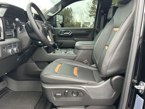 Used 2024 GMC Sierra 2500 AT4 w/ AT4 Premium Plus Package image 9