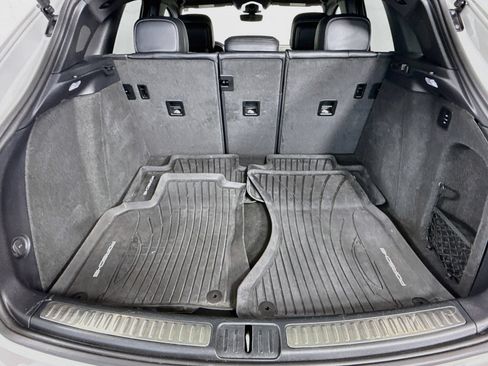 Certified 2024 Porsche Macan Turbo AWD/4WD image 25
