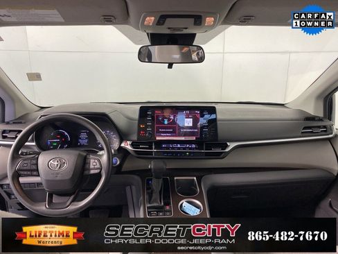 Used 2024 Toyota Sienna LE image 26