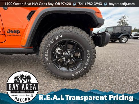 Used 2025 Jeep Gladiator Sport AWD/4WD image 10