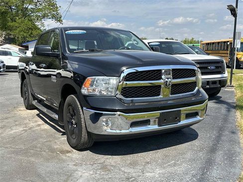 Used 2017 RAM 1500 Classic SLT AWD/4WD image 15