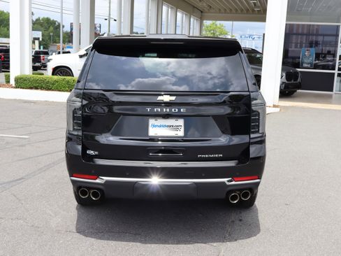 Used 2025 Chevrolet Tahoe Premier AWD/4WD image 9