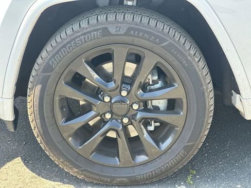 Used 2021 Jeep Grand Cherokee Laredo X image 5