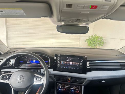 Used 2025 Volkswagen Jetta SE image 37