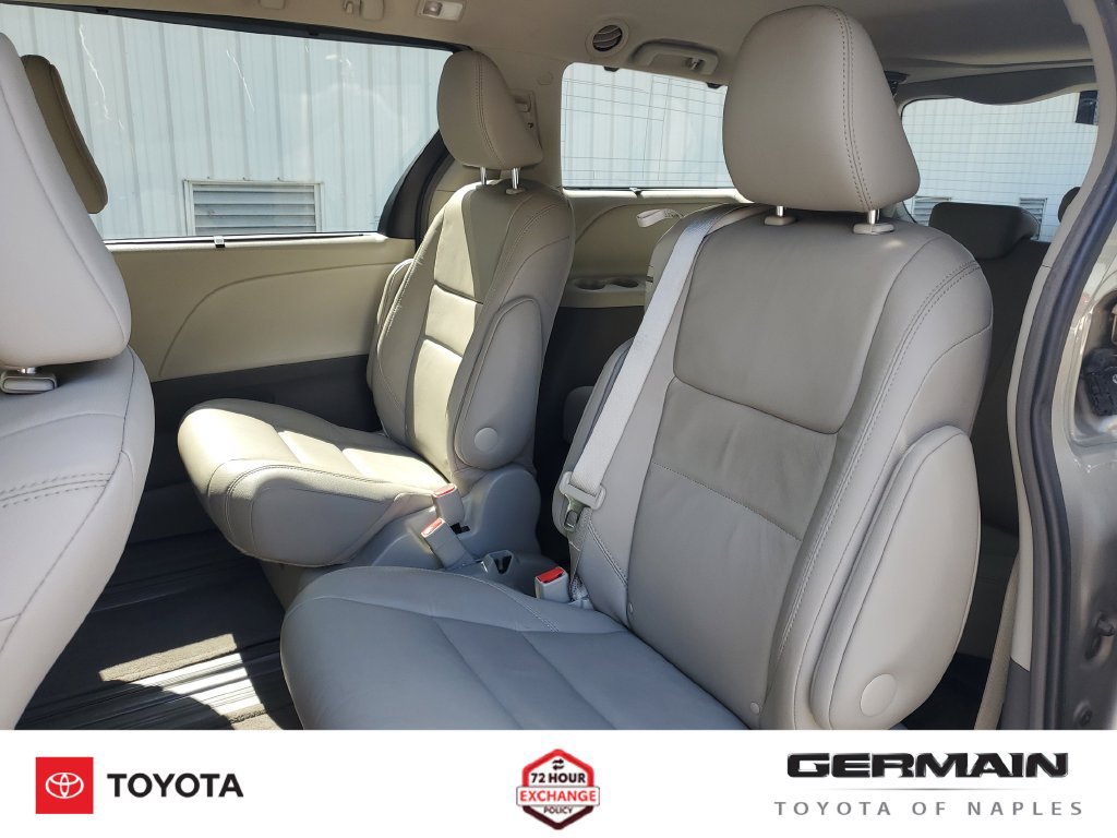 Used 2017 Toyota Sienna XLE w/ XLE Navigation Package FWD image 21