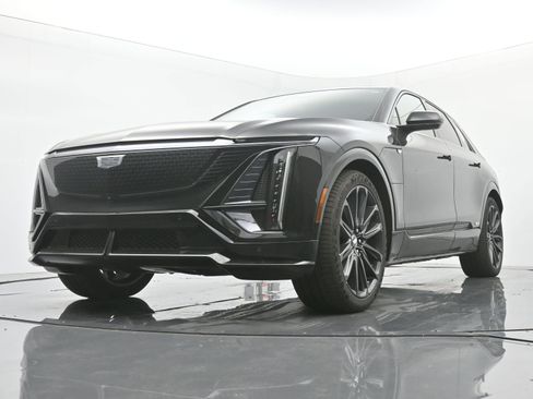 New 2026 Cadillac Lyriq V image 15