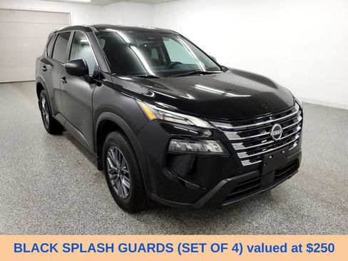 Used 2024 Nissan Rogue S AWD/4WD image 3